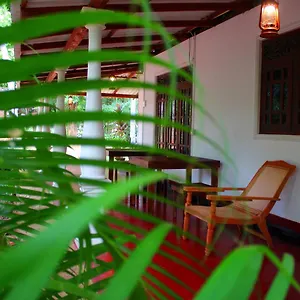 Lahiru Habitación en casa particular
