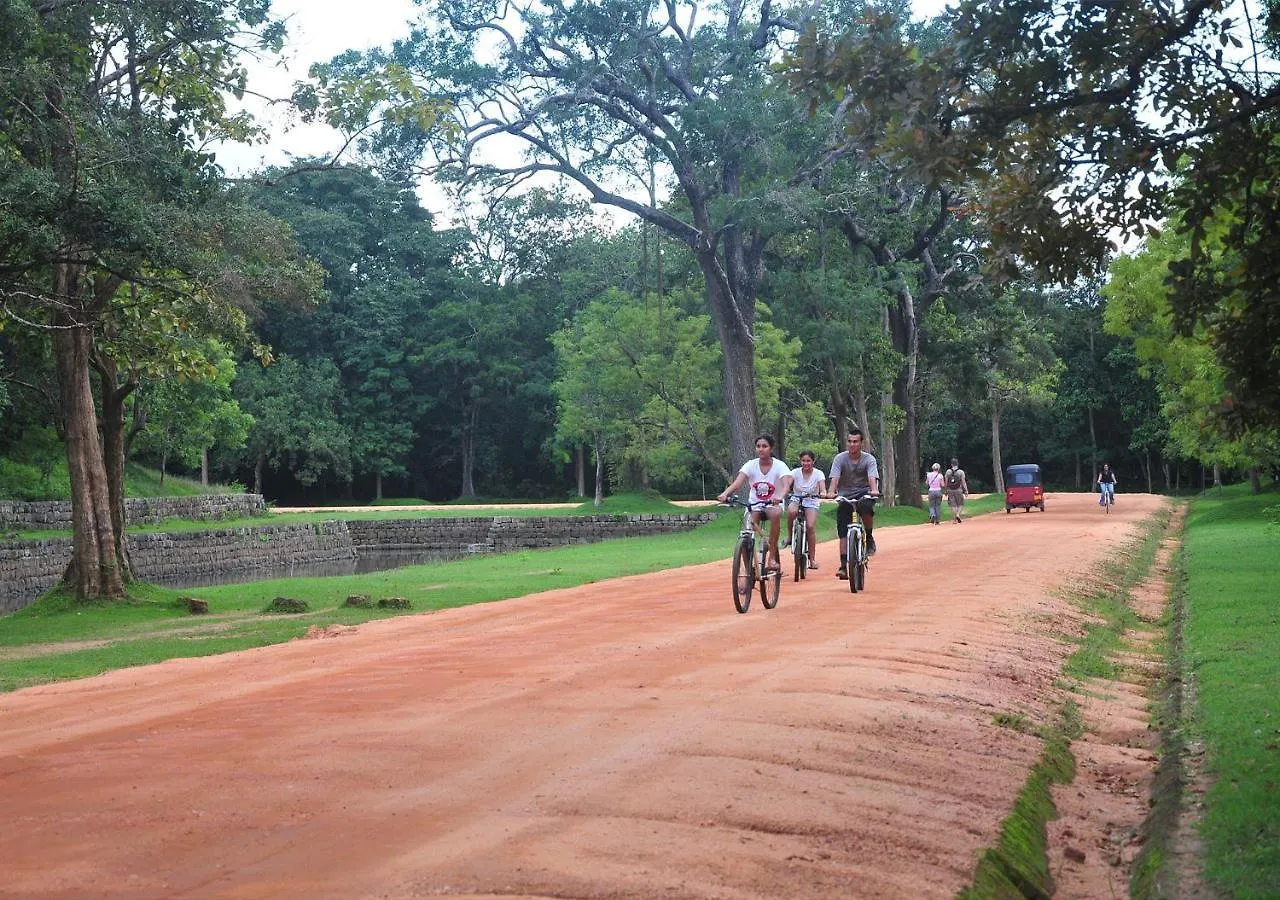 Back Of Beyond - Pidurangala Villa Sigiriya